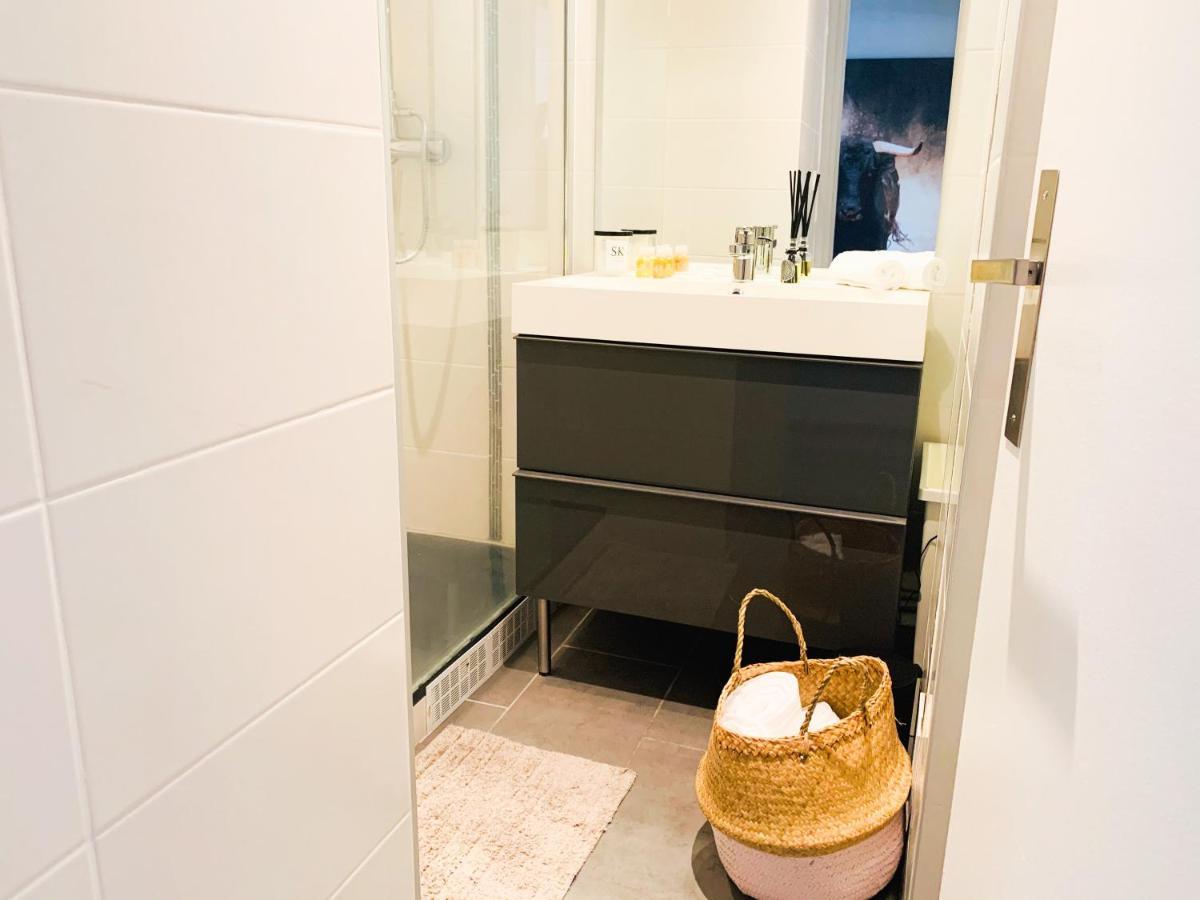 Appartement accès direct mer, en face du port et de toutes commodités La Grande Motte Extérieur photo
